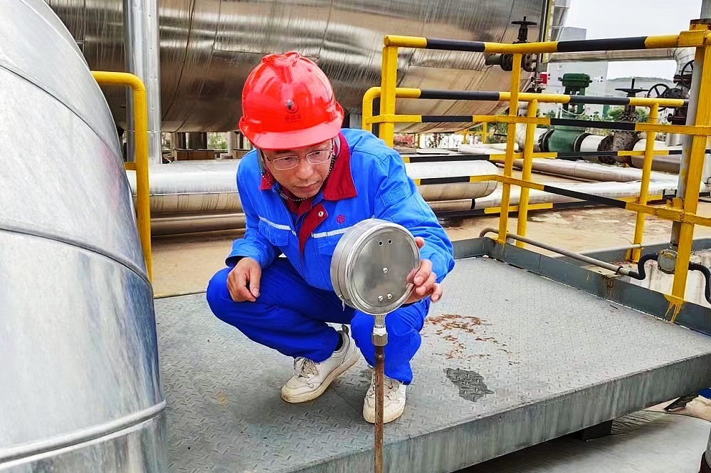 2021年度集团劳动模范、宜昌ky体育官网入口硫酸厂硫酸车间主任吴启国吴启国.jpg